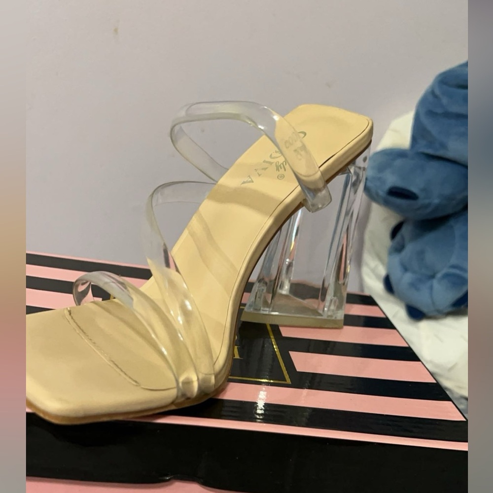Windsor heels